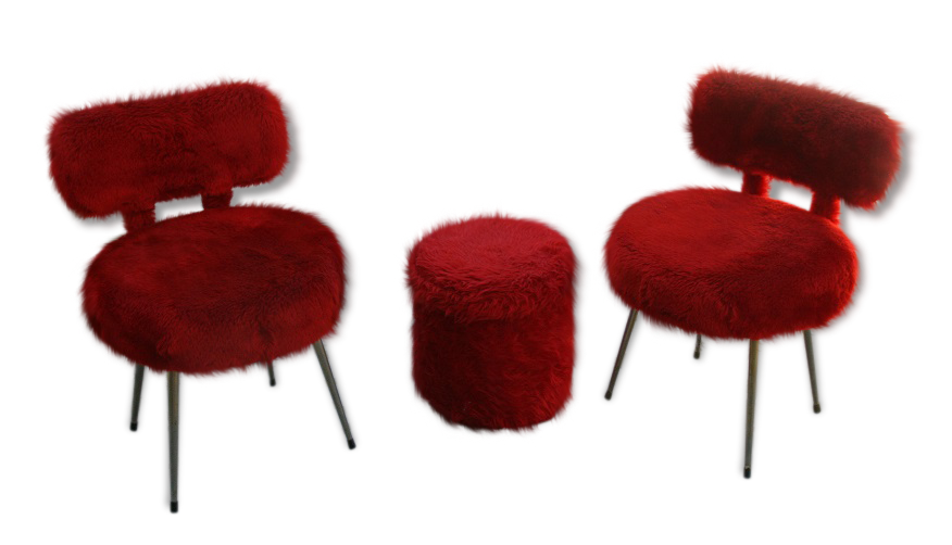 Lot 2 chaises et un pouf coffre moumoute rouge