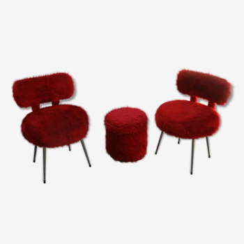 Lot 2 chaises et un pouf coffre moumoute rouge