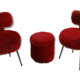 Lot 2 chaises et un pouf coffre moumoute rouge