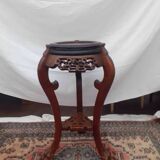 Pedestal table