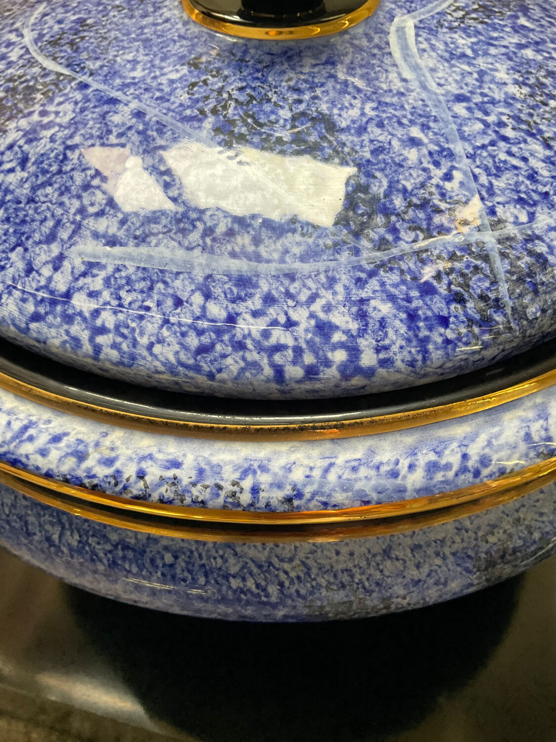 Vintage standing candy in glazed porcelain