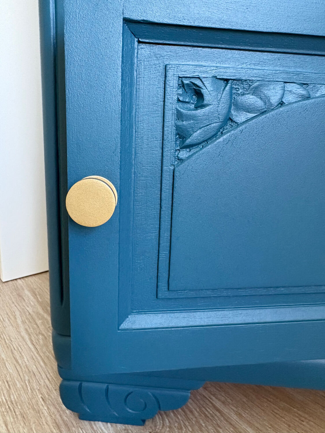 Art Deco bedside table reimagined – Teal & Onyx Marble