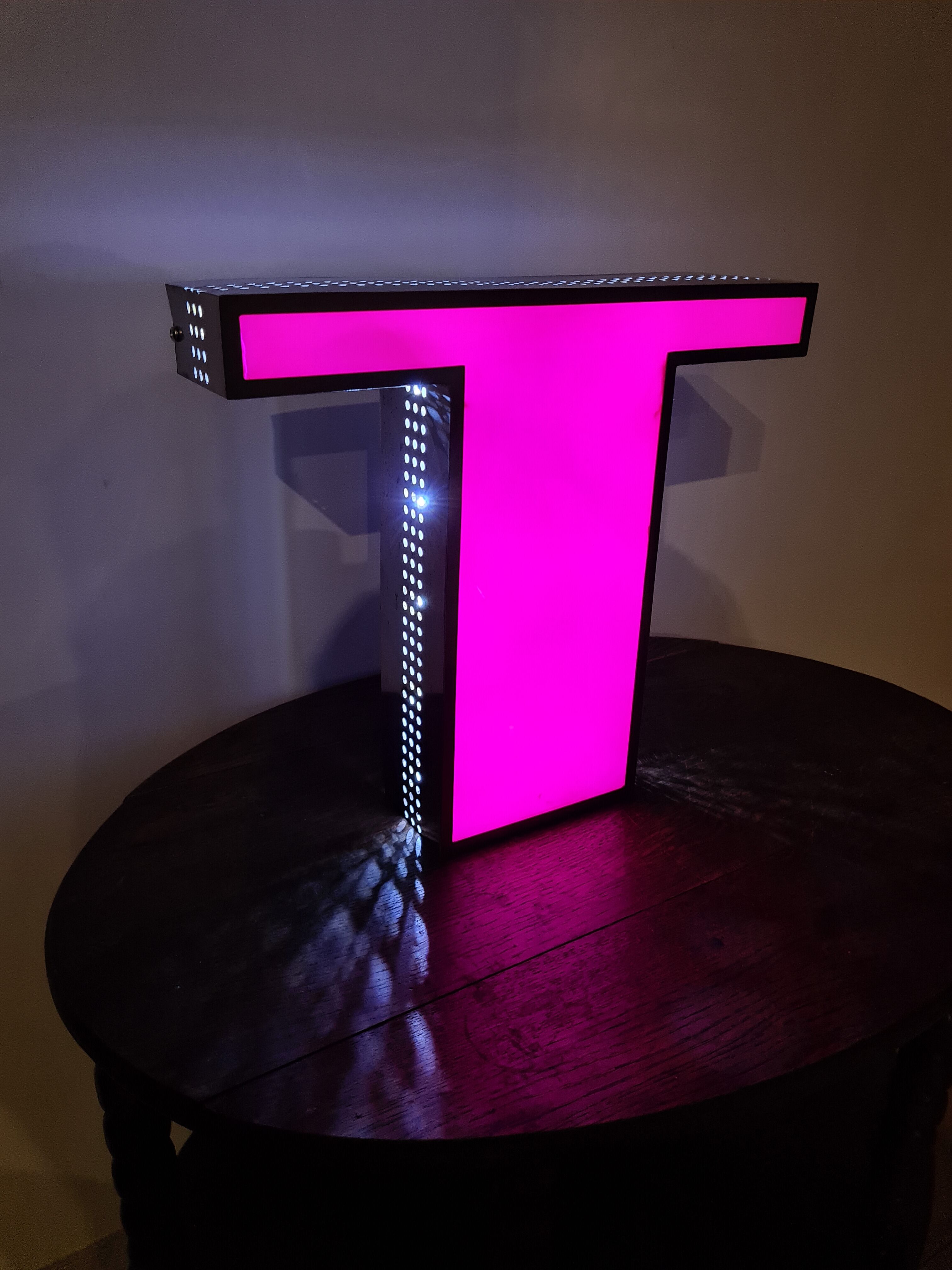 Lettre d'enseigne "t"