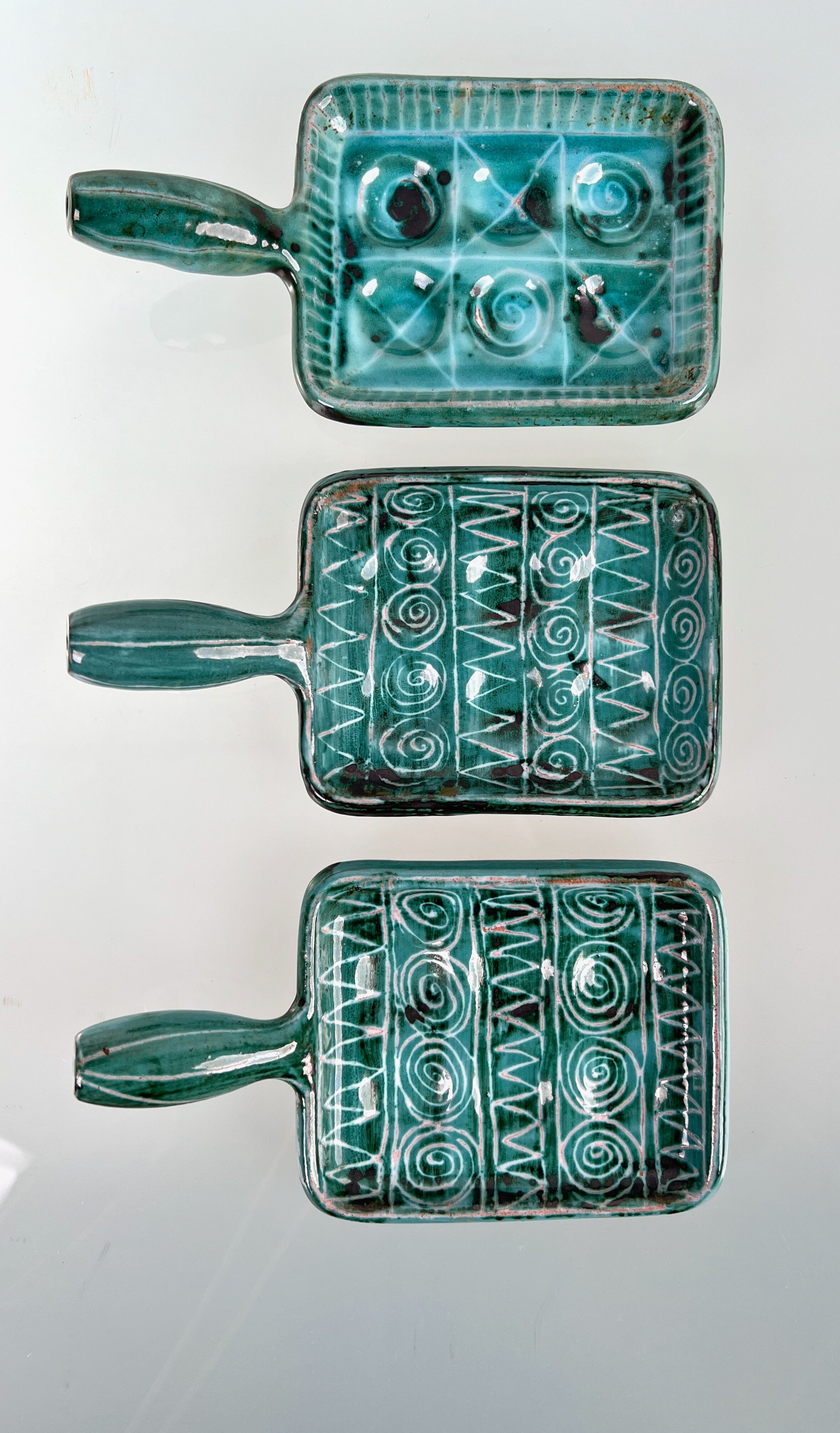 Set of 3 Robert Picault ceramic snail pans