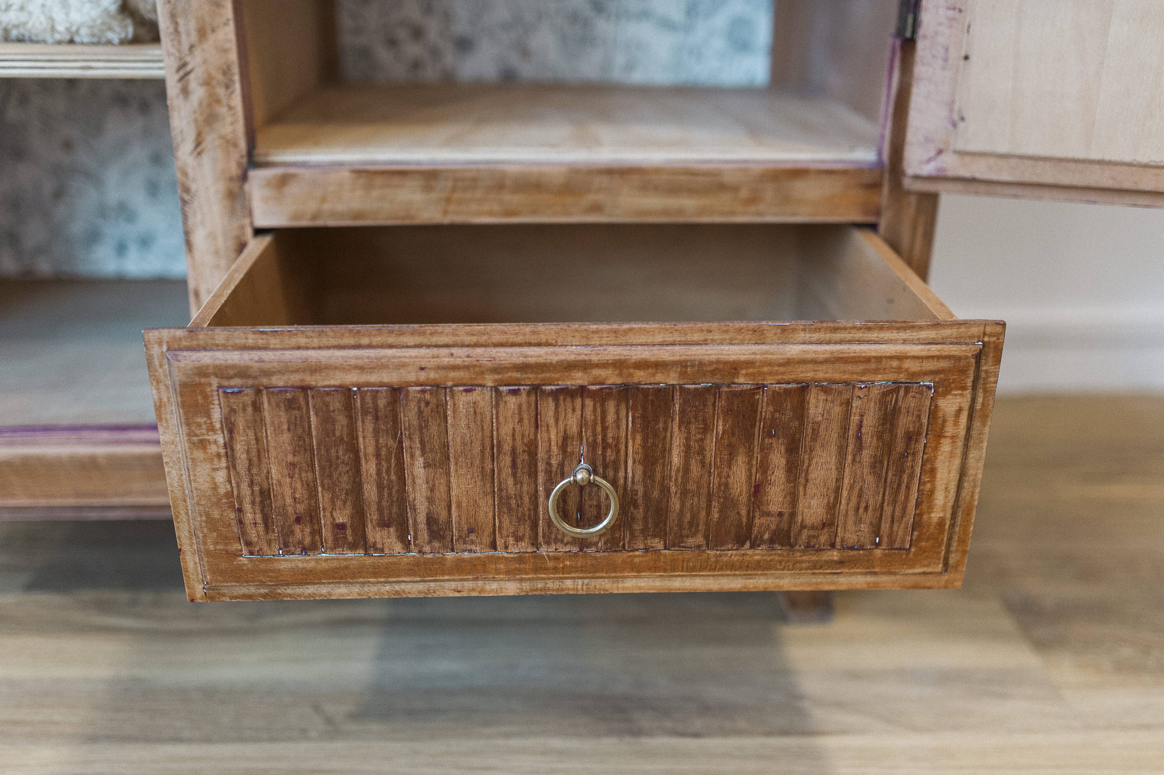 Asymmetrical wardrobe