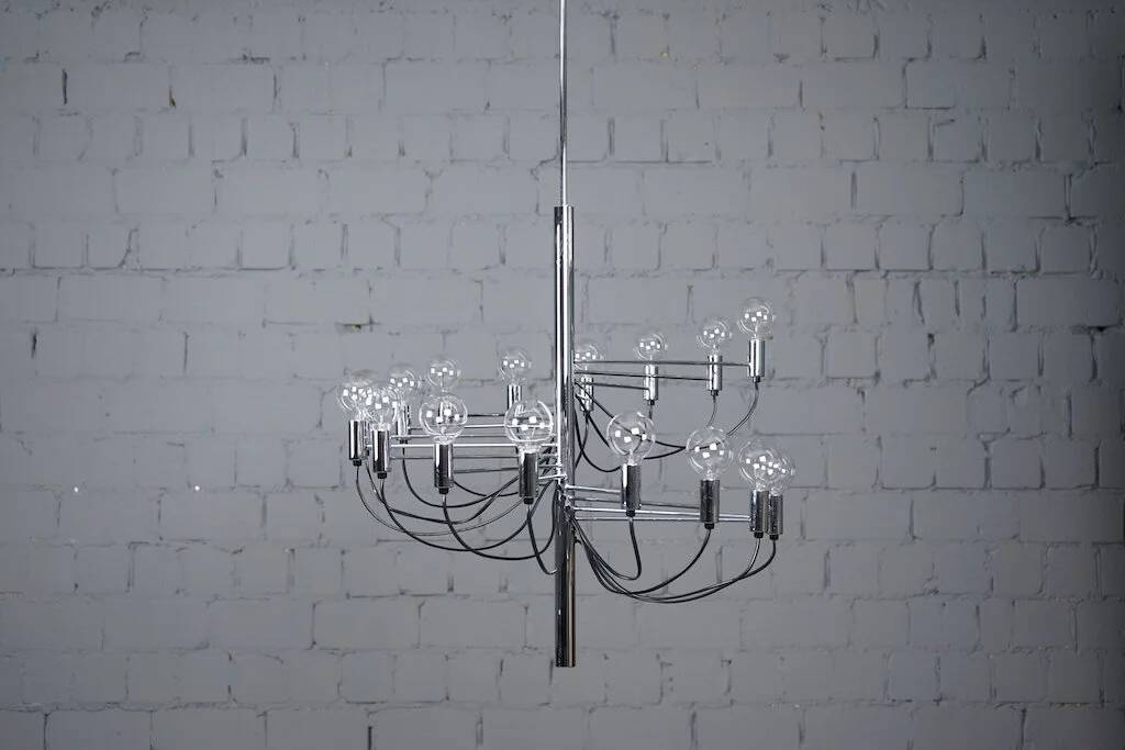 Chandelier in the style of Gino Sarfatti