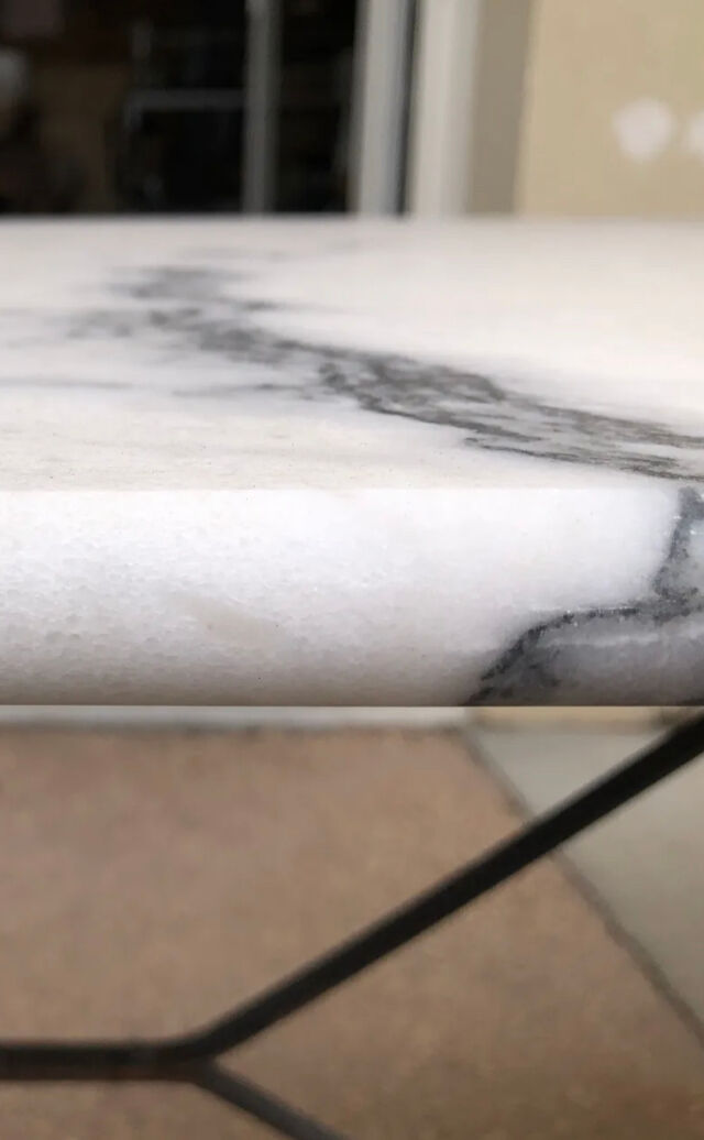 Table bistrot en marbre