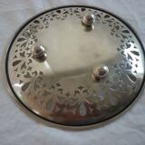 Openwork metal silver tripod top