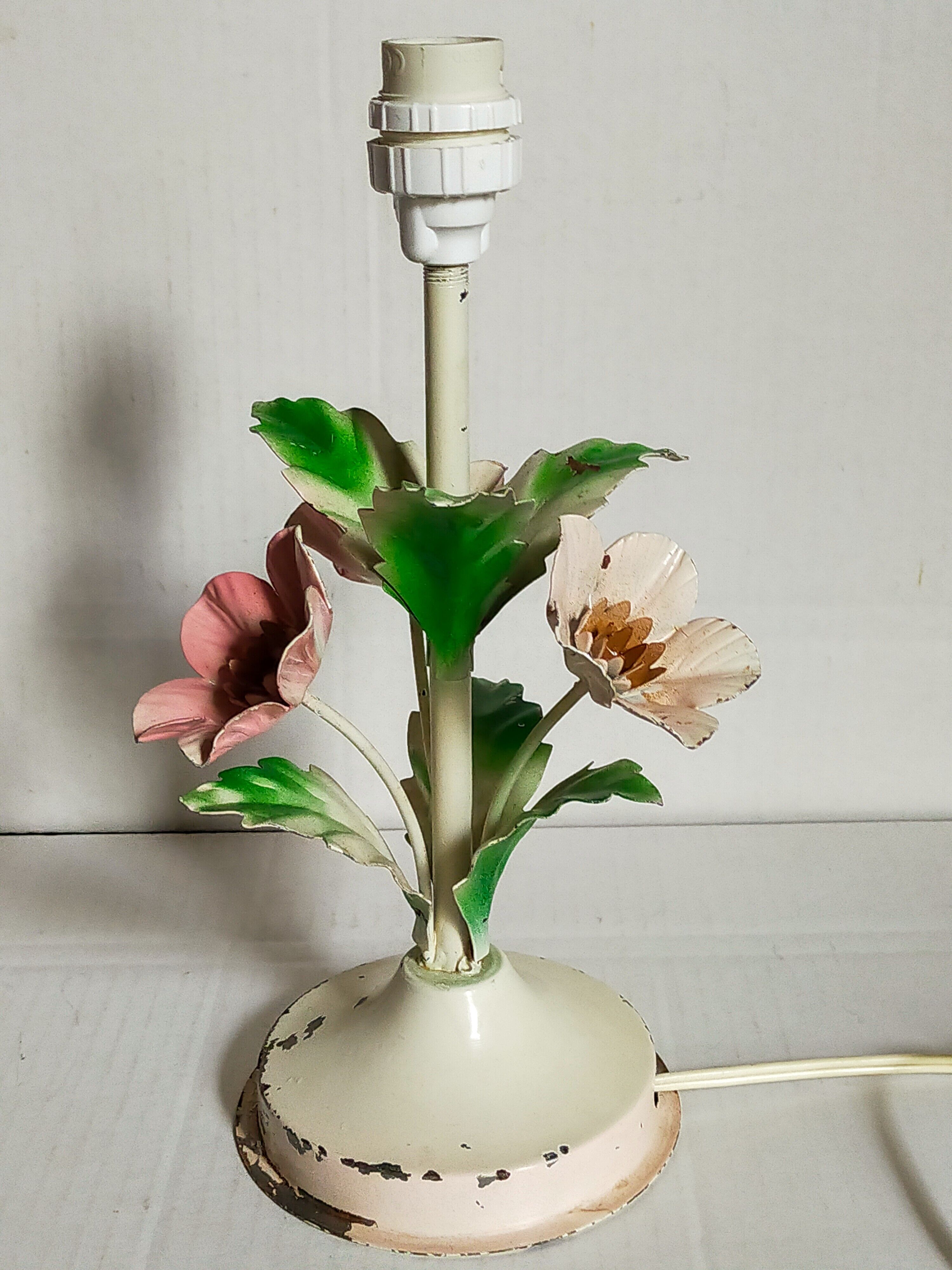 Bouquet lamp to table in vintage painted sheet vinyl lampshade