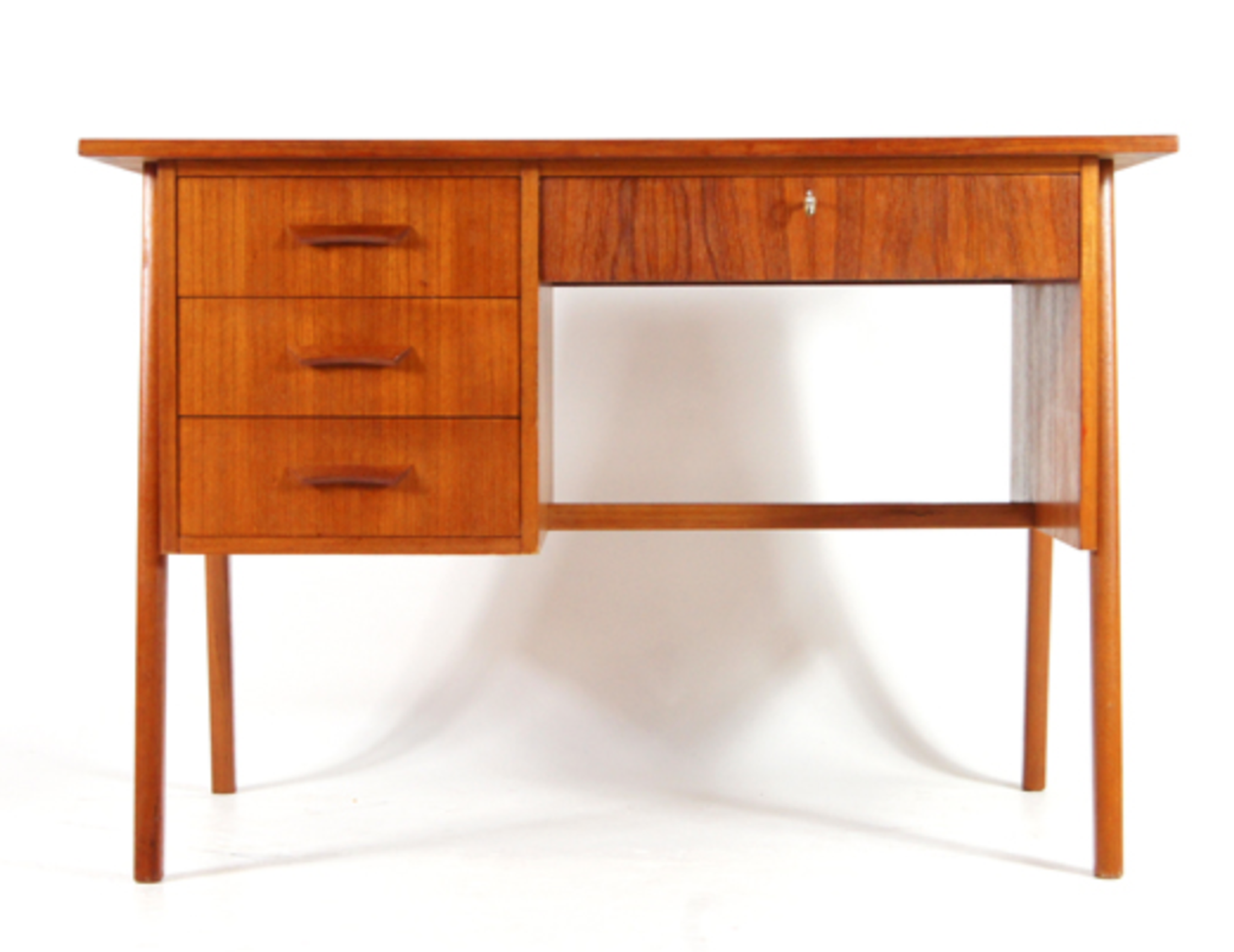 Simple pedestal pedestal desk in vintage danish retro teak from the 60s/70s
