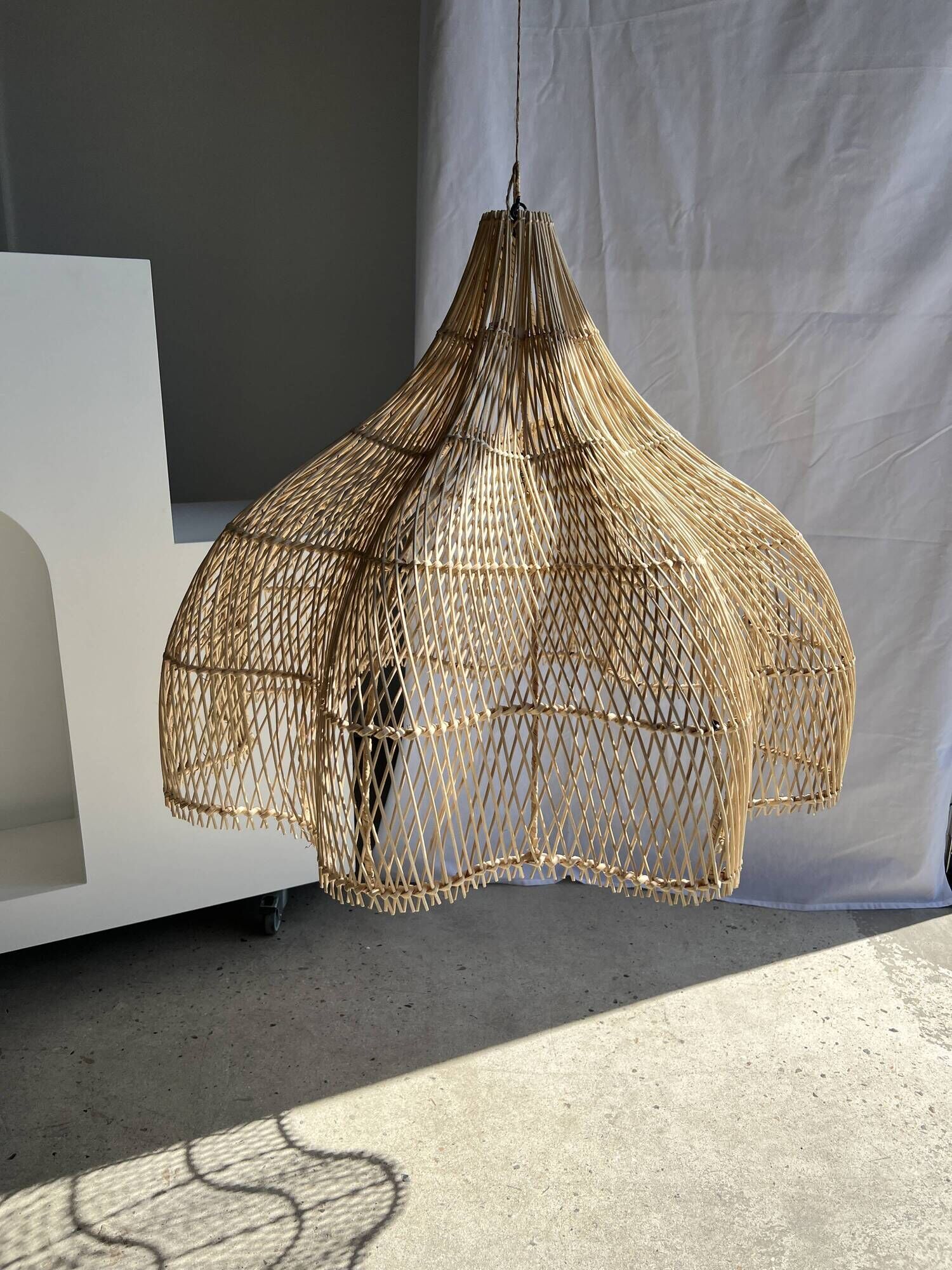 Rattan pendant lamp in the shape of a flower