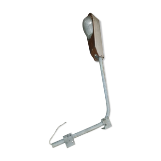 Lampe de cour d'usine