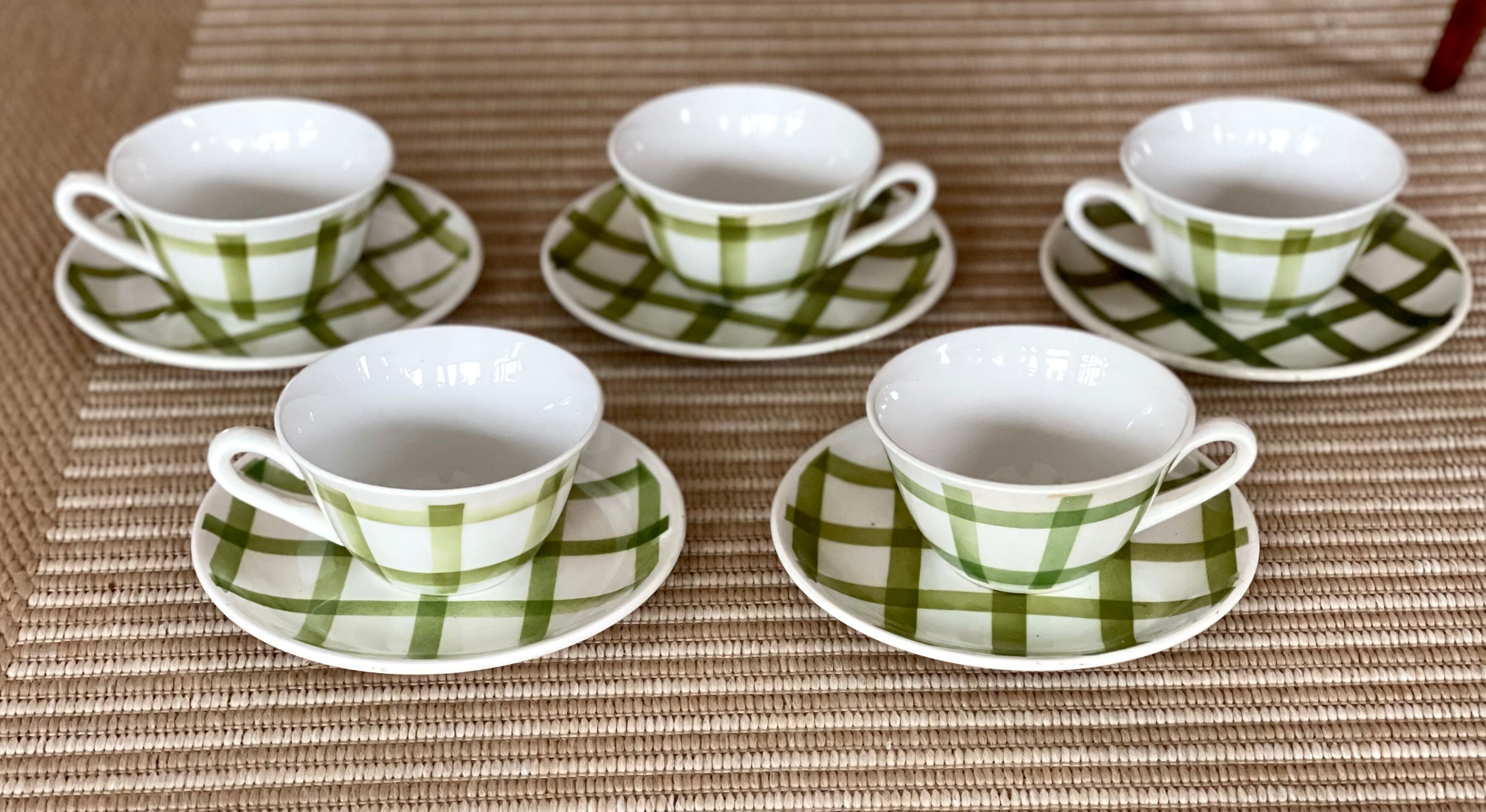 5 cups and saucers vichy 1950