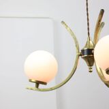 Lustre mid-century en laiton et opaline, italie