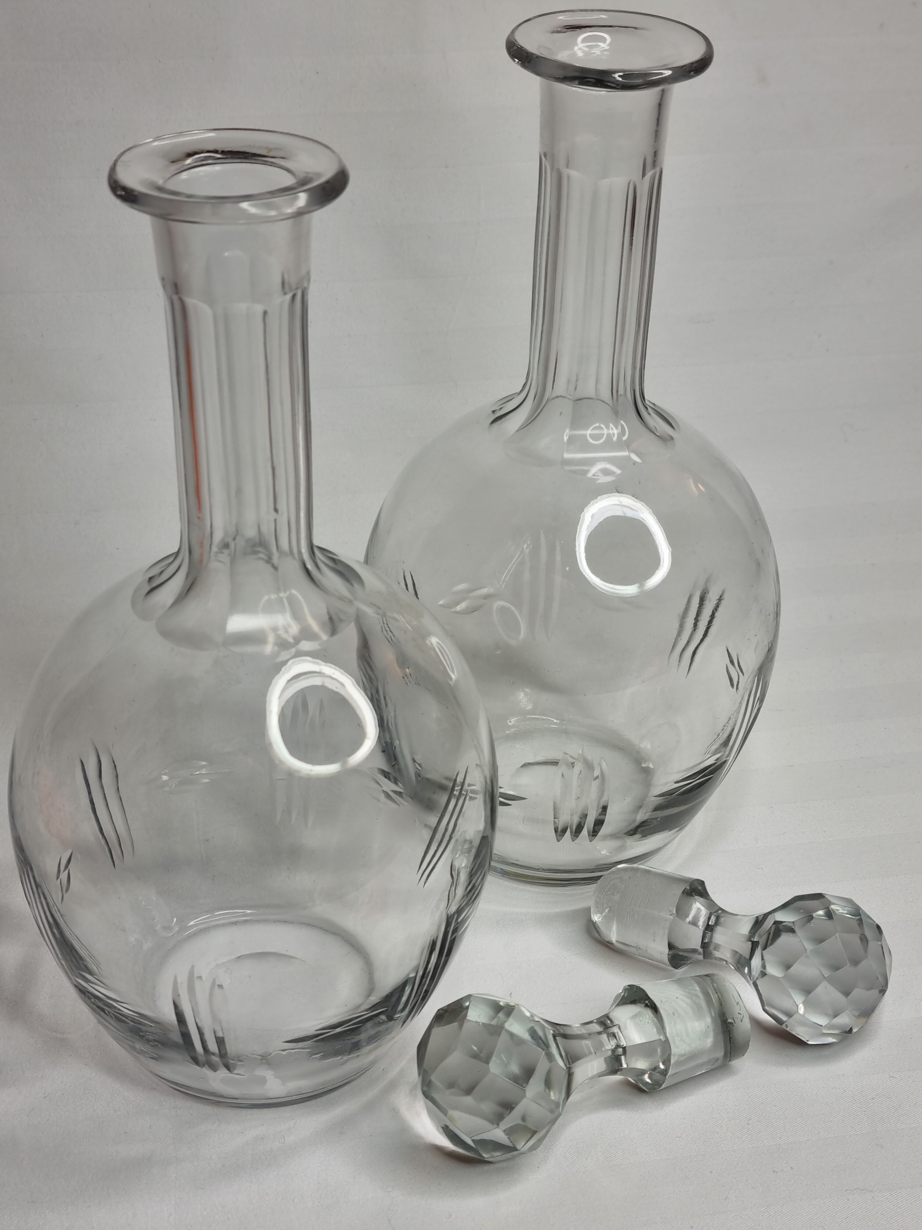 Pair of carafes in cut crystal XIX th, 31 cm