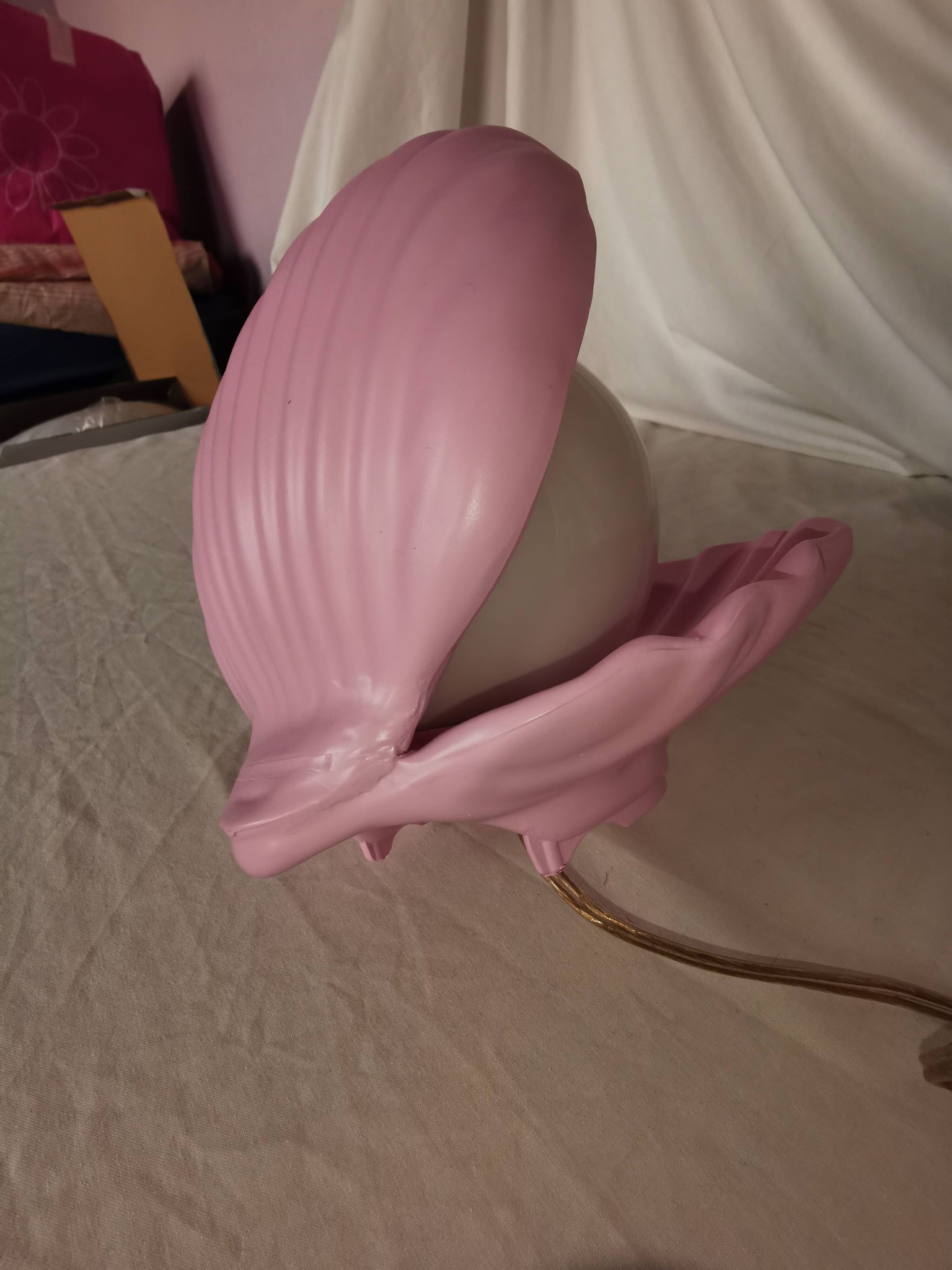 Pink shell and opaline pearl lamp, Saint-Jacques, France, 1970