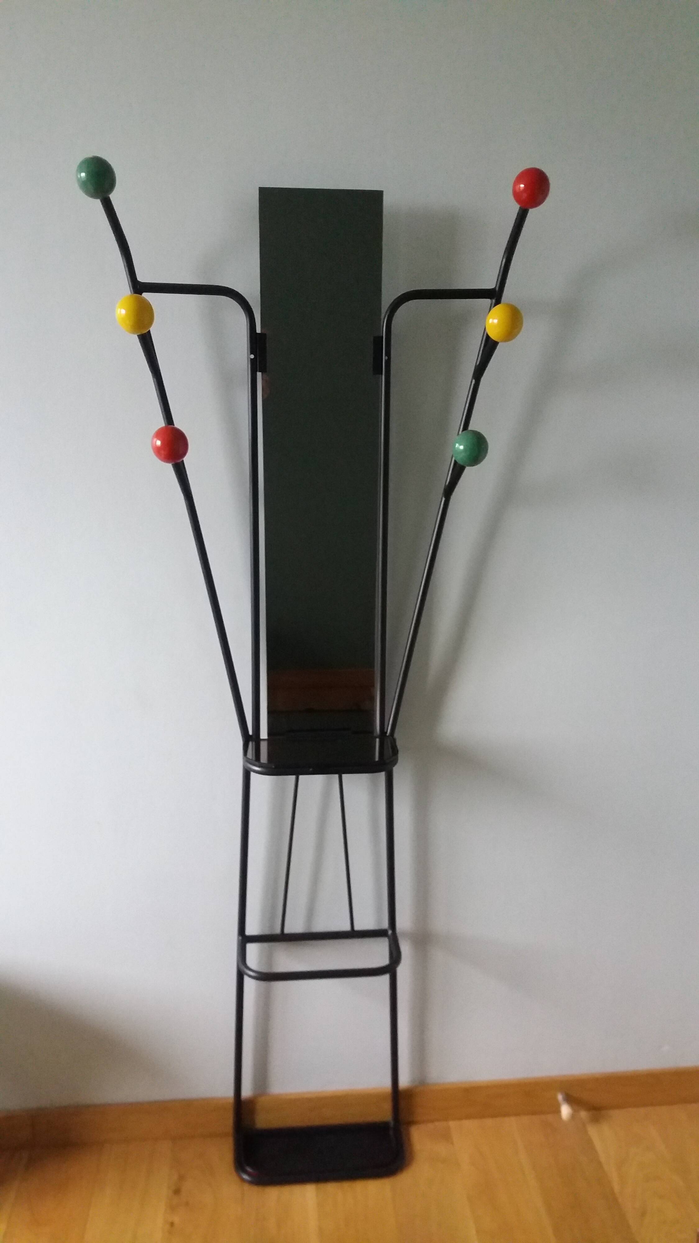 Vestiaire porte manteau boules de billard et miroir style Roger Feraud