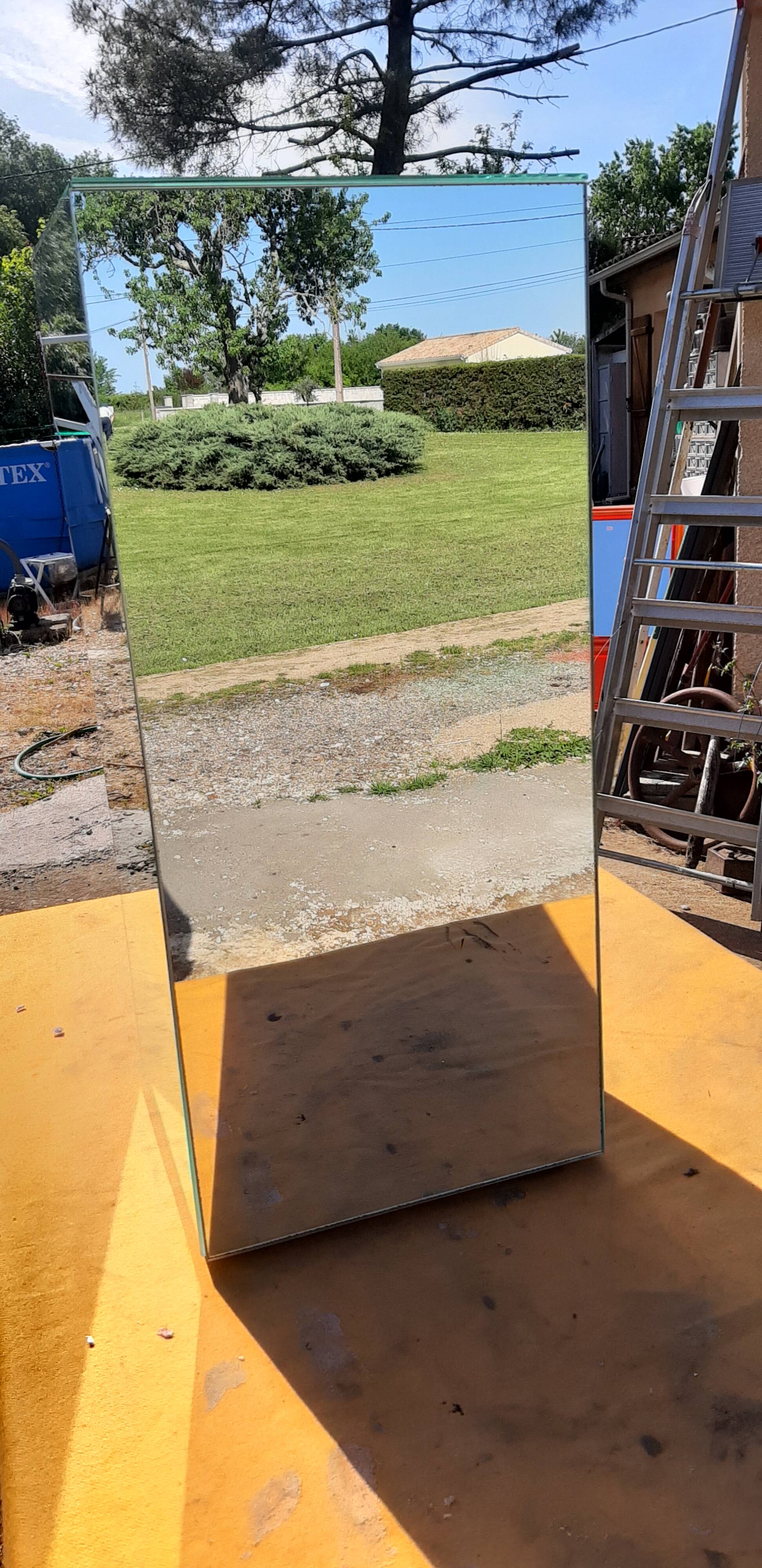 Mirror column of the 70s