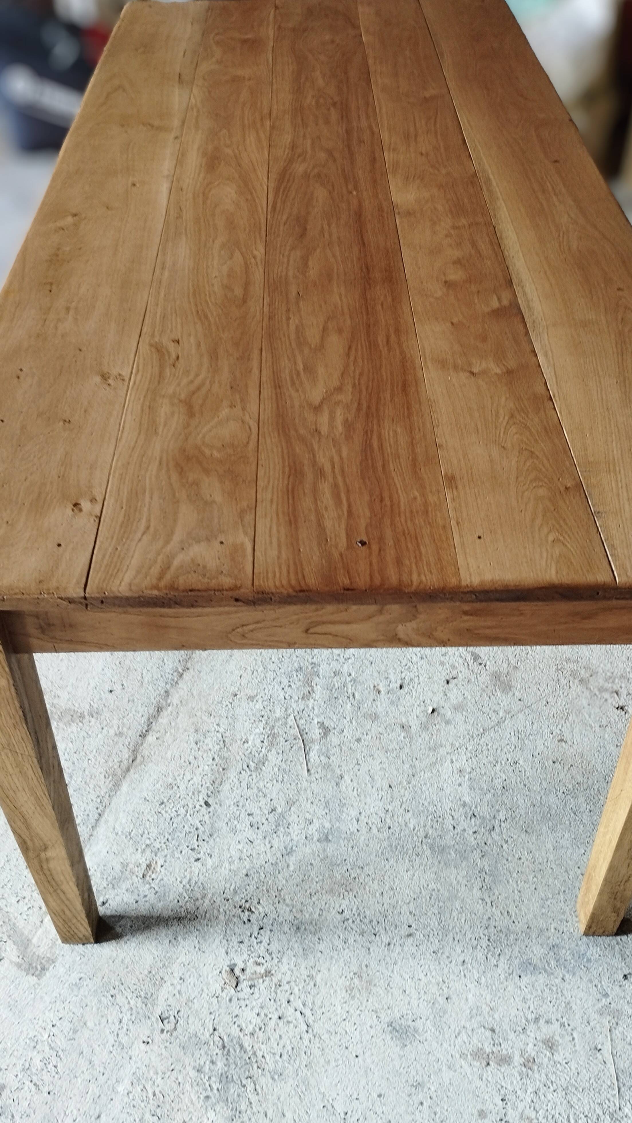 Rustic farmhouse table in solid oak with antique patina finish 200 x 90