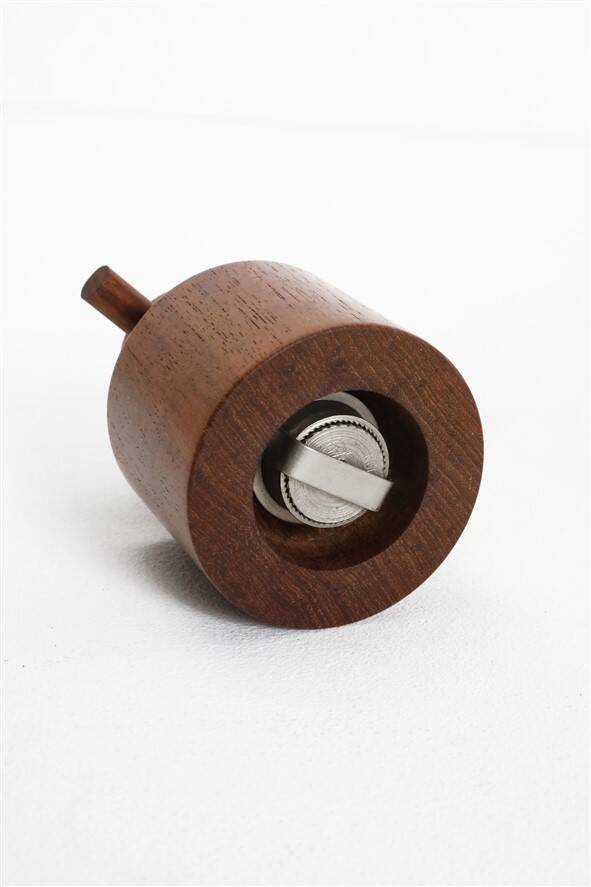Danish teak pepper mill / crusher with high-quality Peugeot grinding mechanism / 1960s / Mid-Century Modern design