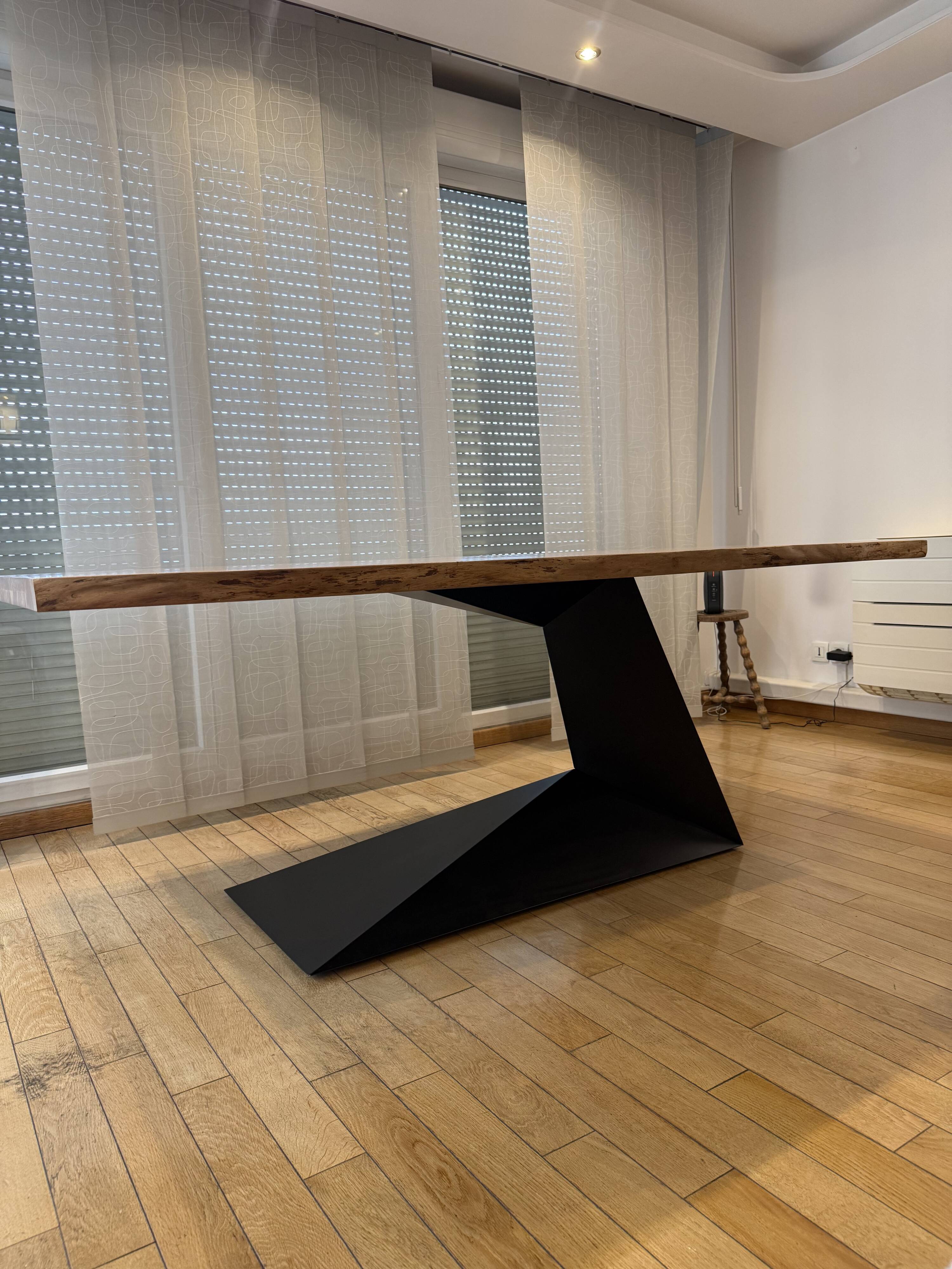 Suspended dining table in acacia wood and metal Coco