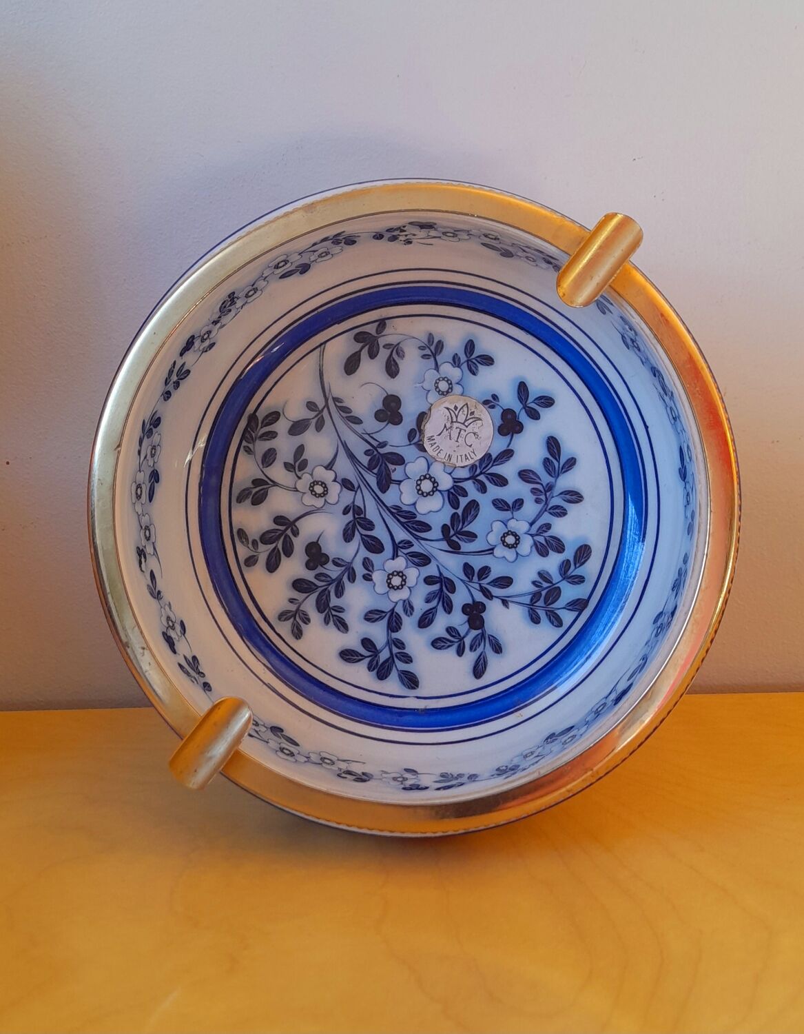 Porcelain and brass empty pocket