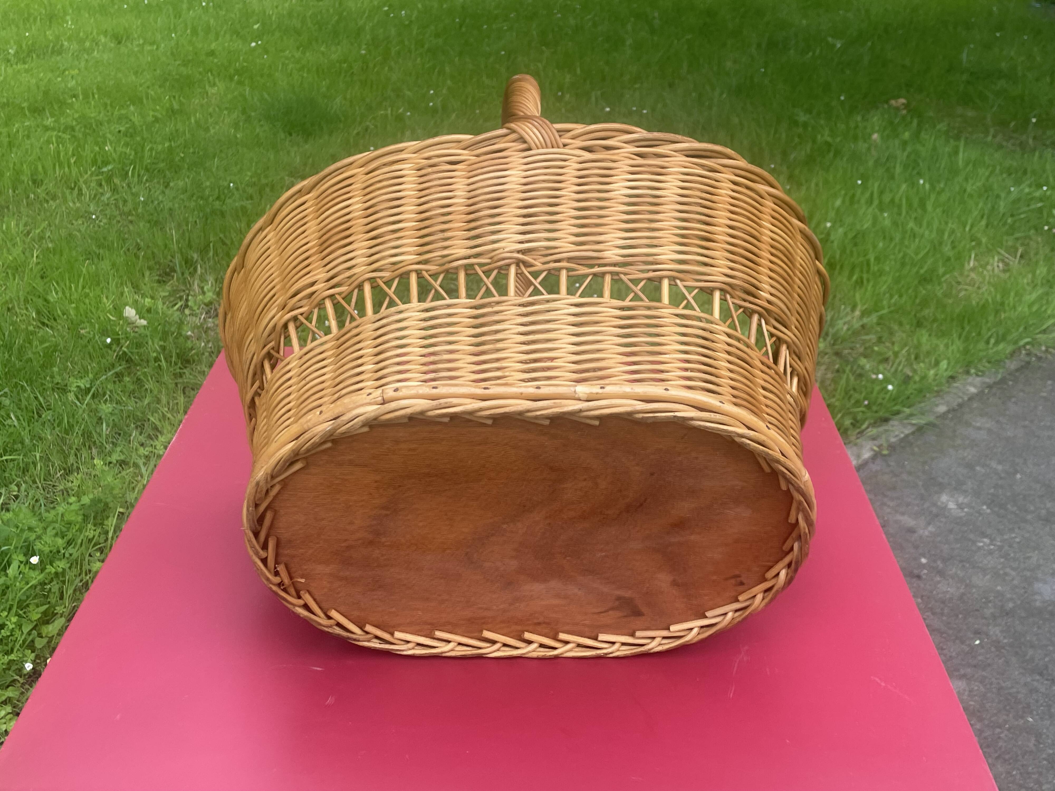 Old large wicker harvest or shopping basket TBE