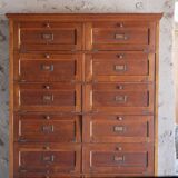 Notary's furniture with clamshells
