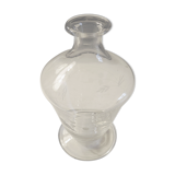 Ancienne carafe en verre gravé décor végétal