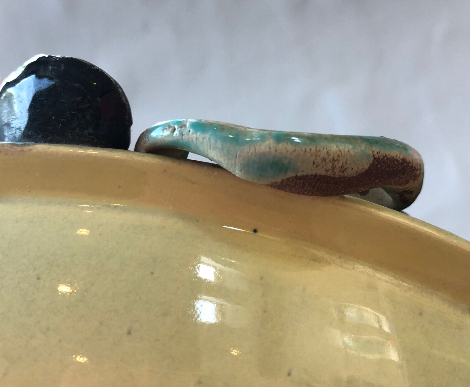 Paris ceramic dish with slip decoration, by Suzy Coste