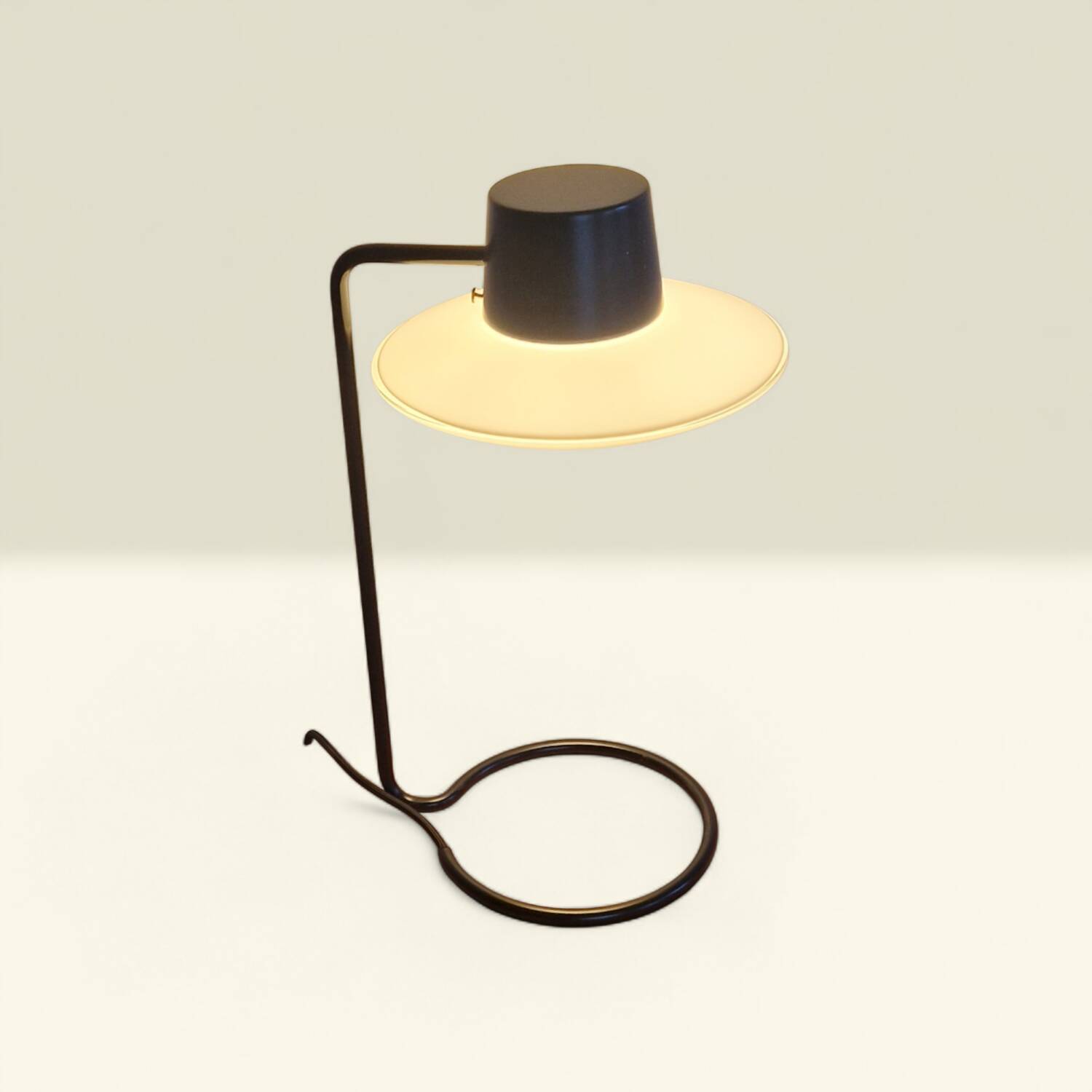 Lampe de table AJ Oxford - Arne Jacobsen 1963 - Acier noir et verre so