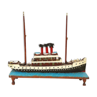 Old cargo liner model, popular art