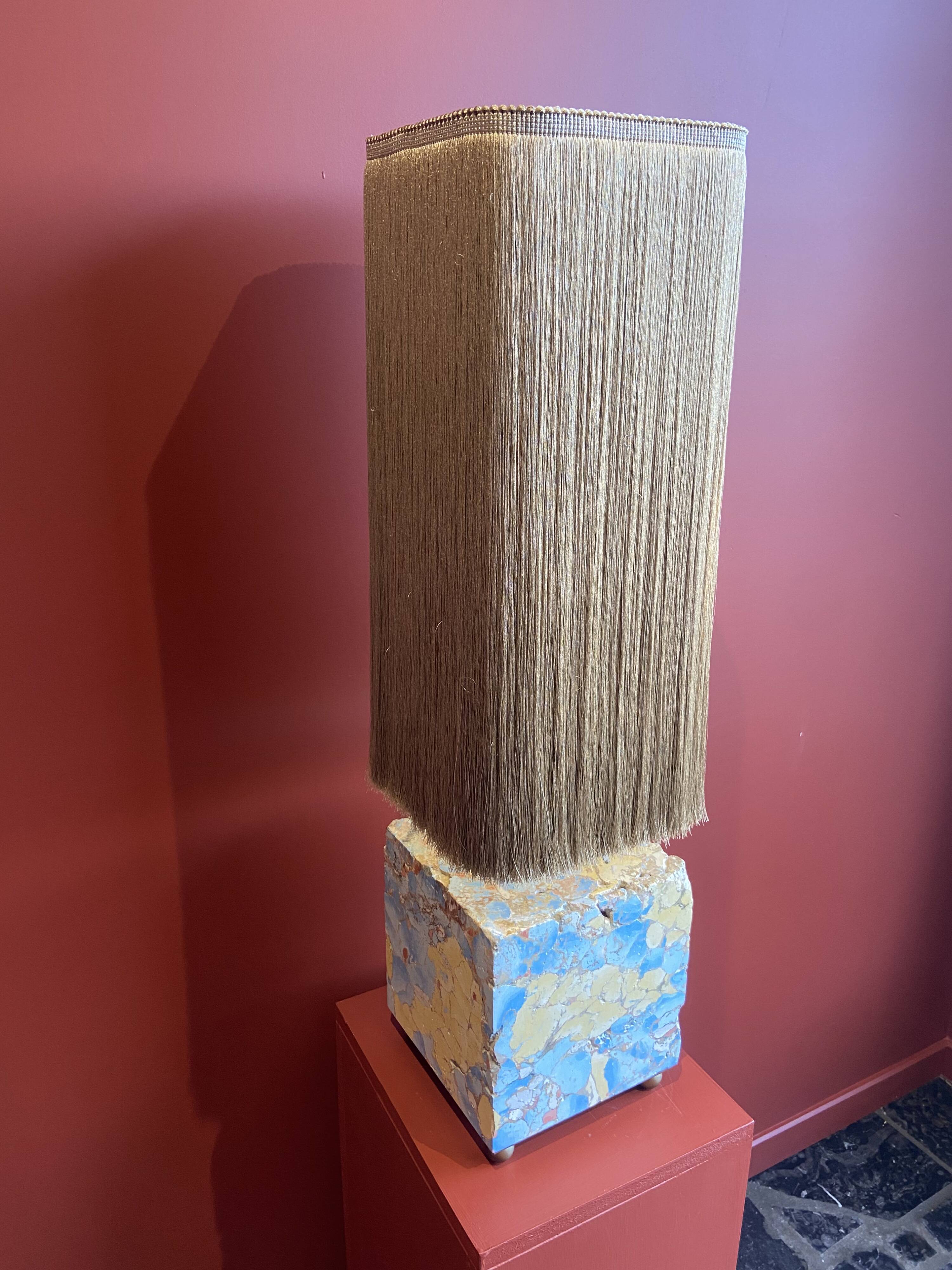 Base stuck blue beige marble-plaster, fringed lampshade Houles, 21st century.