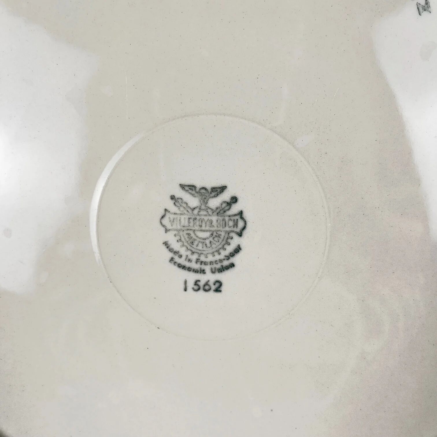 Round plate Villeroy & Boch, floral pattern Old Strasbourg, 1940s/50s.