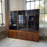 Mahey bookcase in elm and XXL brass