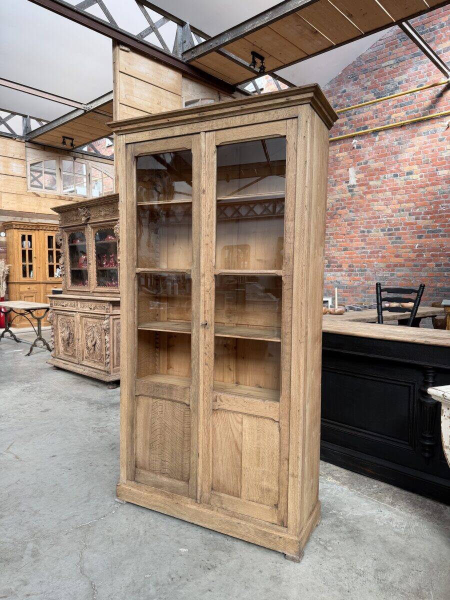 Vitrine en chêne début XXème