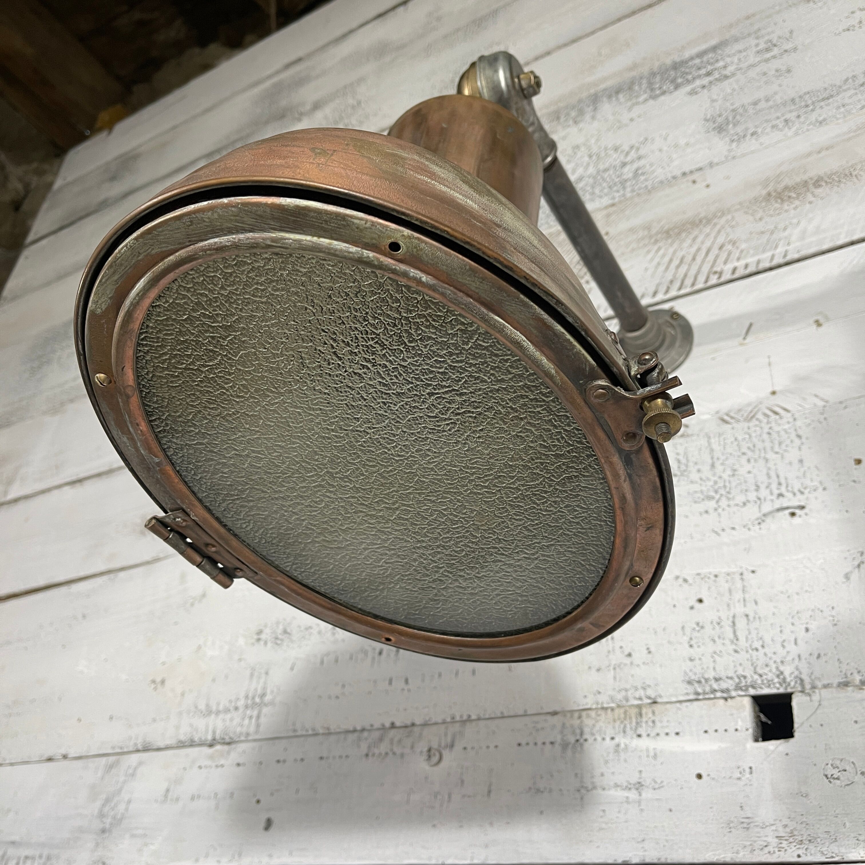 Wall lamp in copper and brass