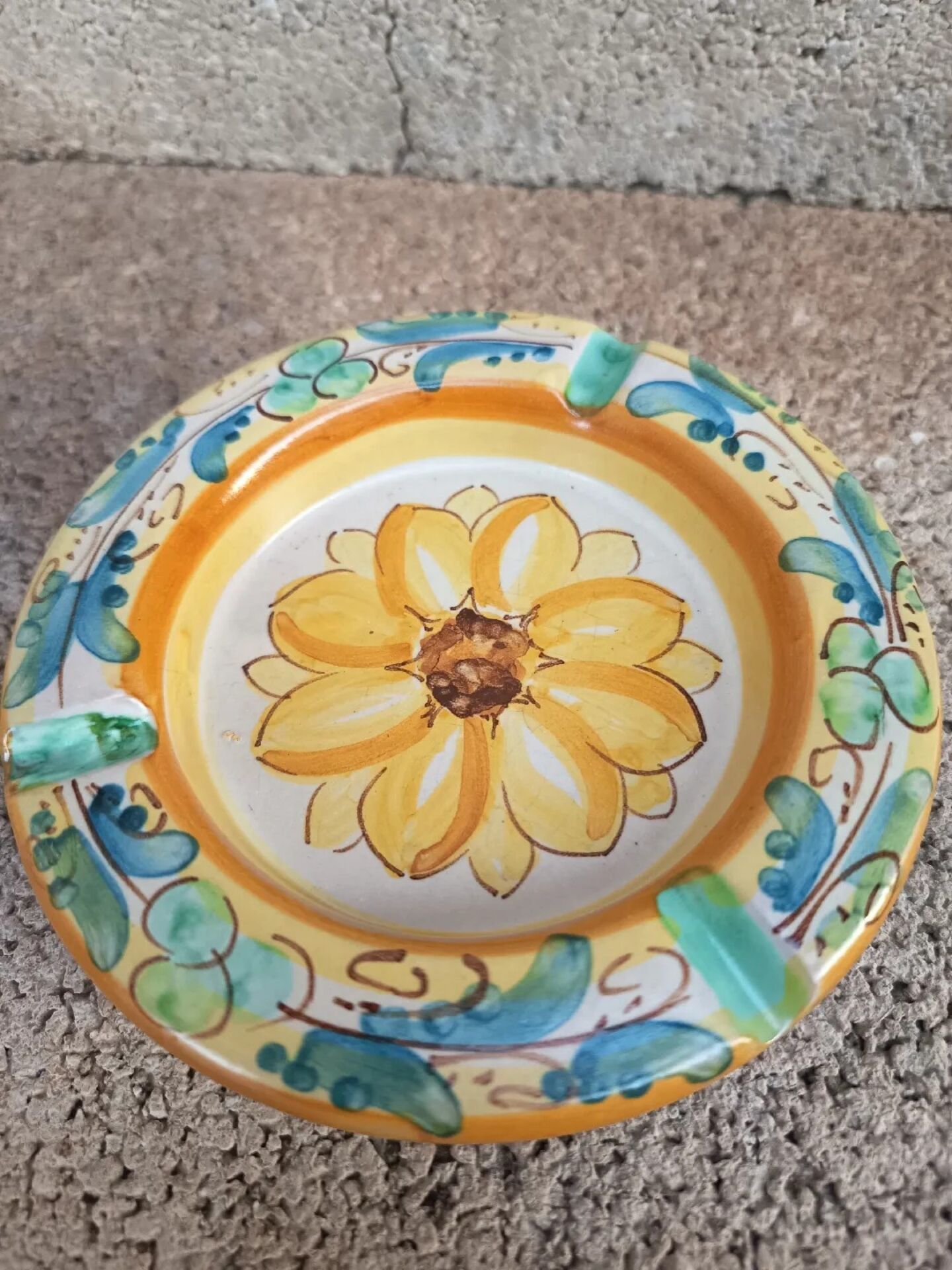 Vintage ashtray pocket tray Caltagirone Sicily - hand-painted ceramic