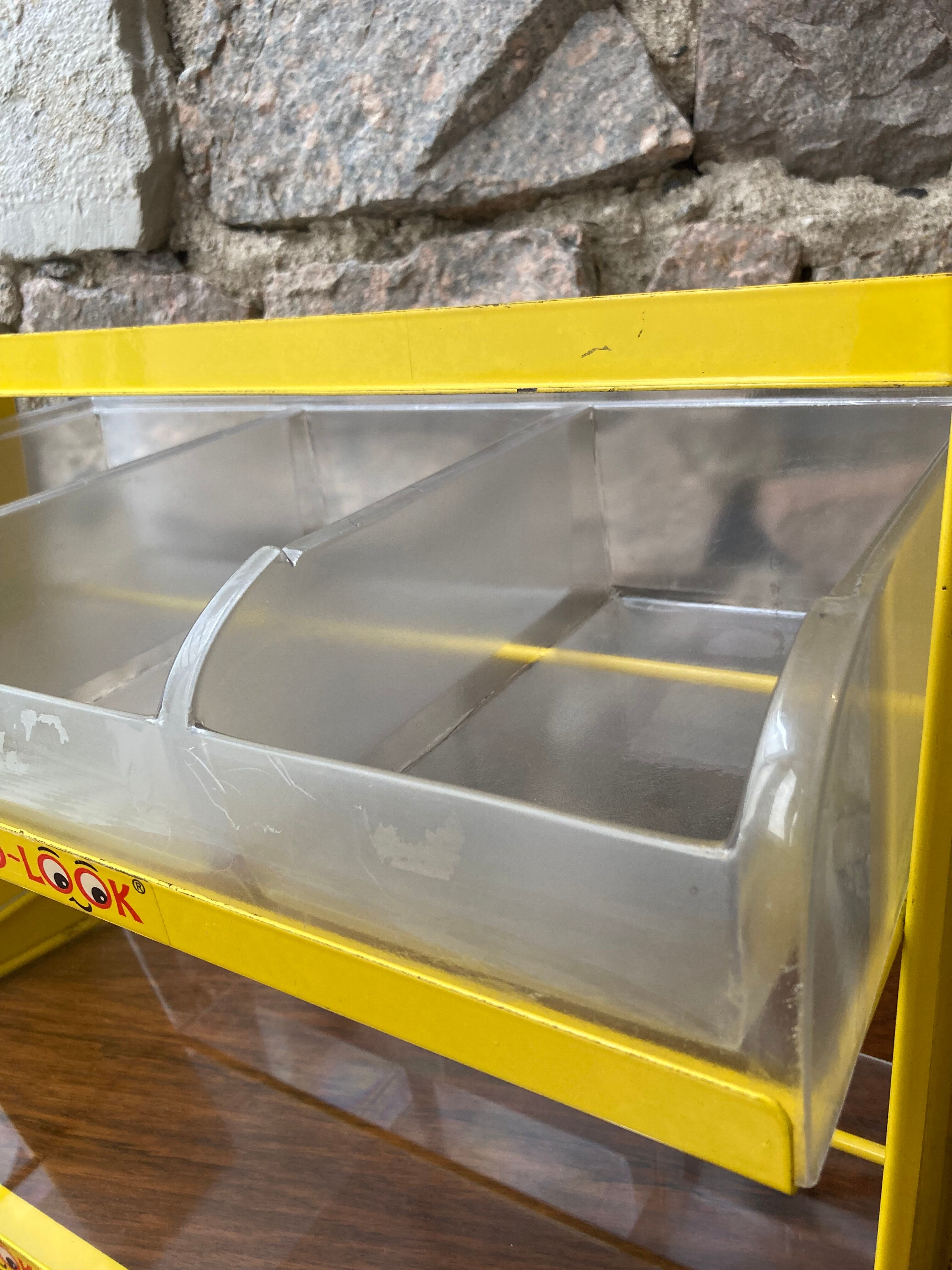 Metal confectionery display Look O Look