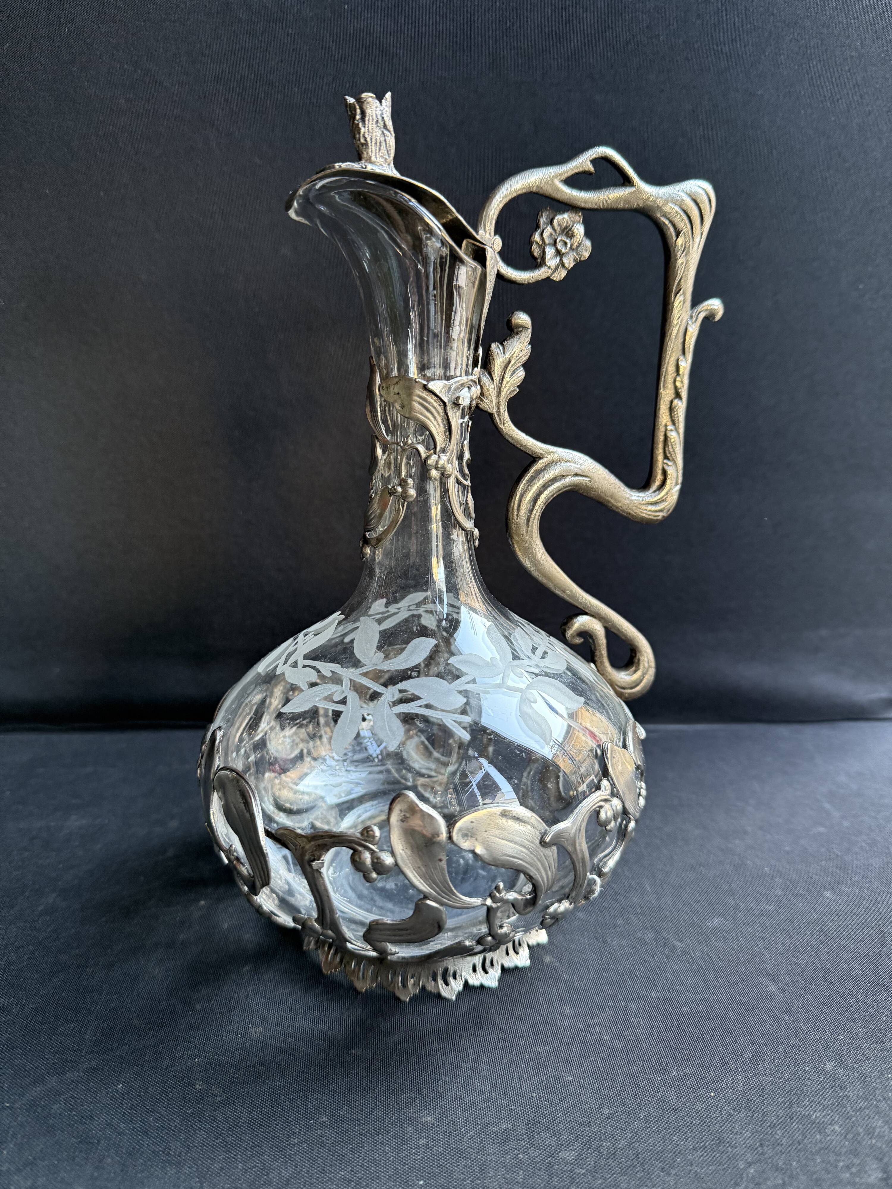 Ewer – Engraved glass and silver-plated metal – Mistletoe decoration