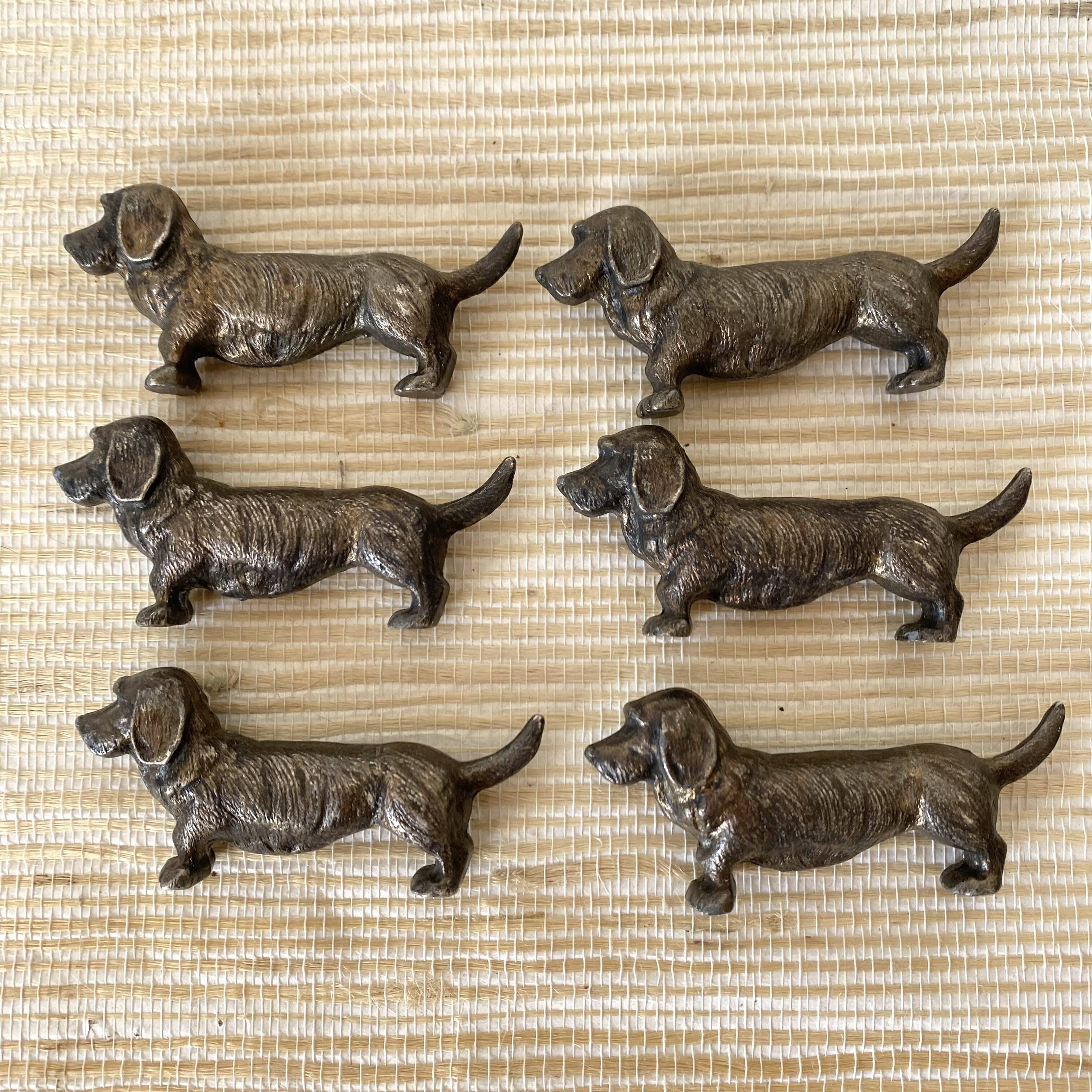 Porte couteaux chien teckel en métal
