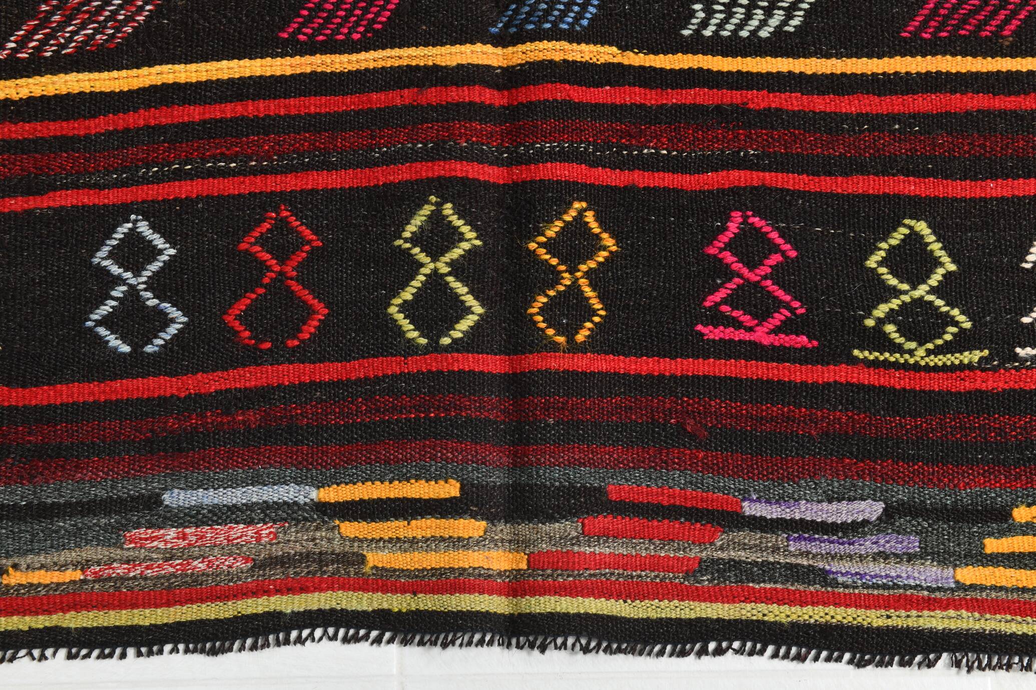 Burgundy Red Modern Pattern Kilim Rug, 162x313Cm