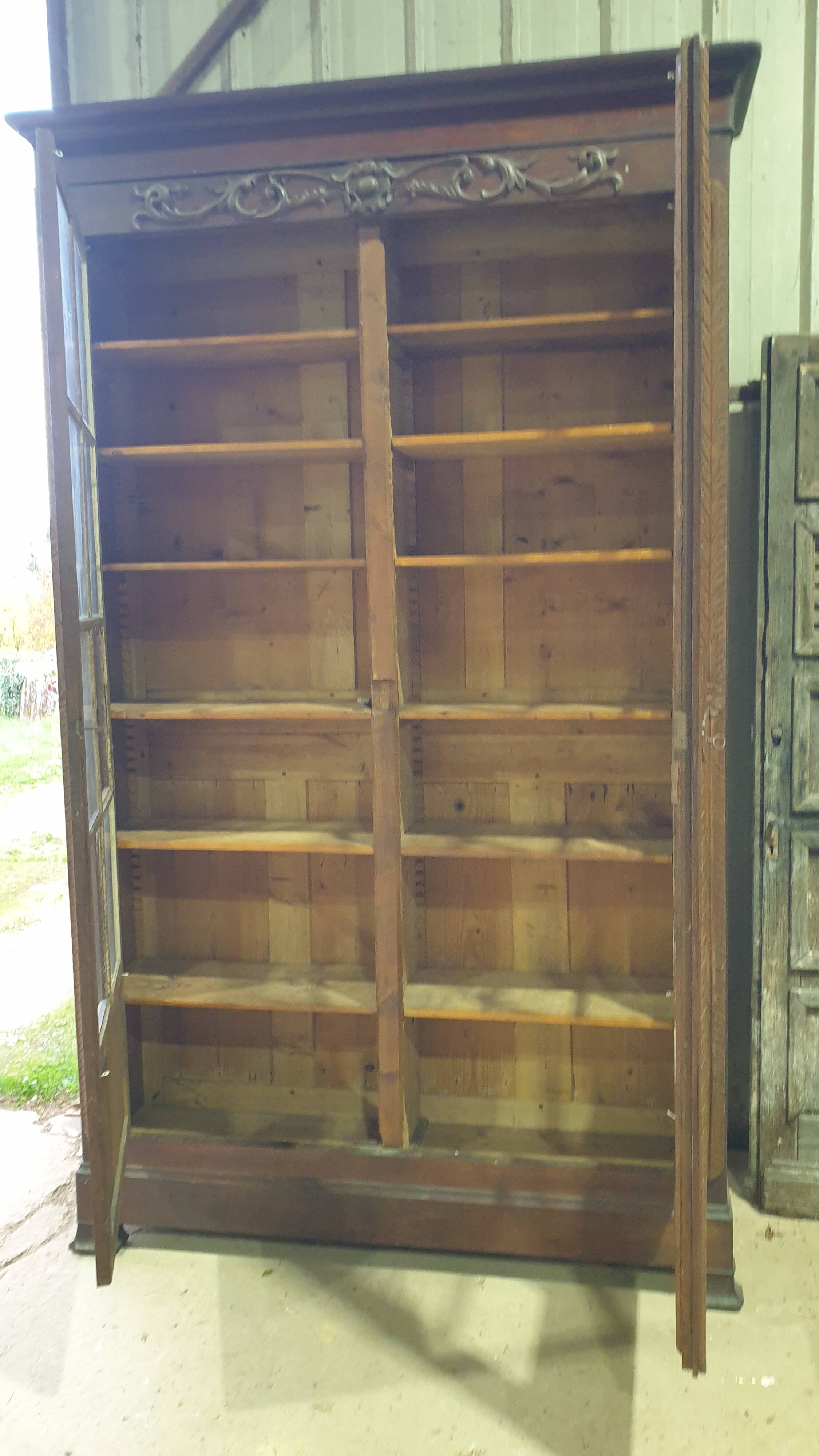 Oak display cabinet/bookcase - Breton regional style - early 20th century