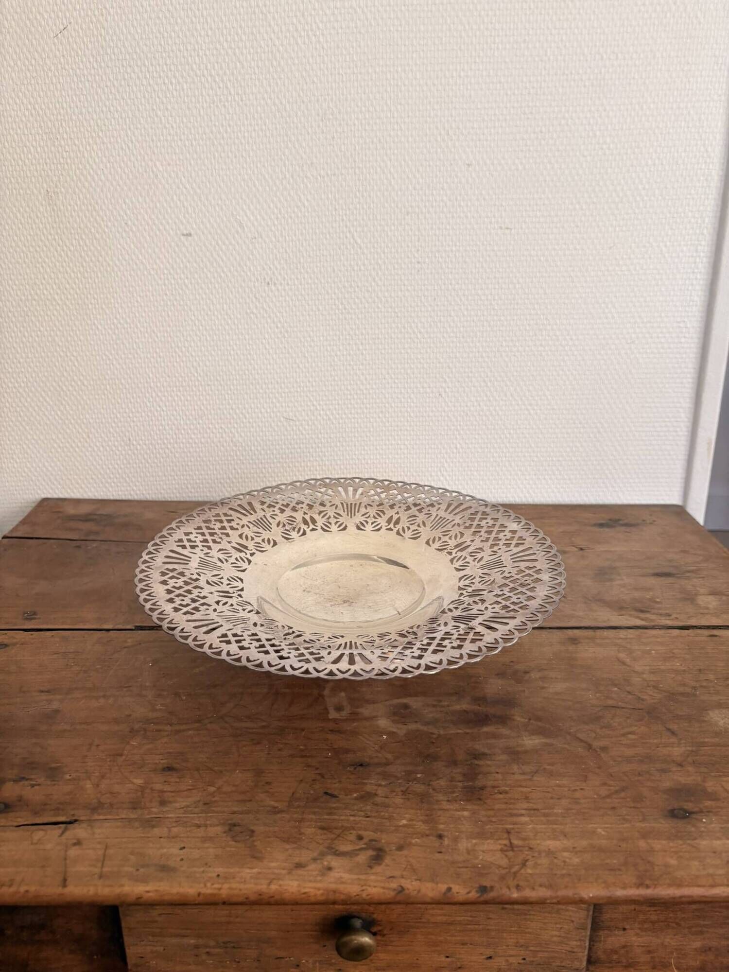 Silver metal footed fruit bowl vintage empty pocket.
