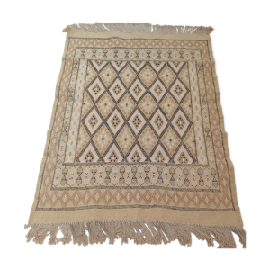 tapis traditionnel fait