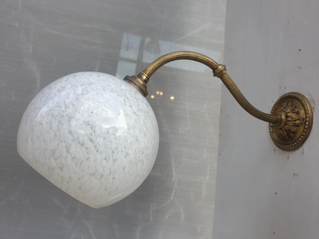 Brass wall lamp and cloudy glass Clichy art deco