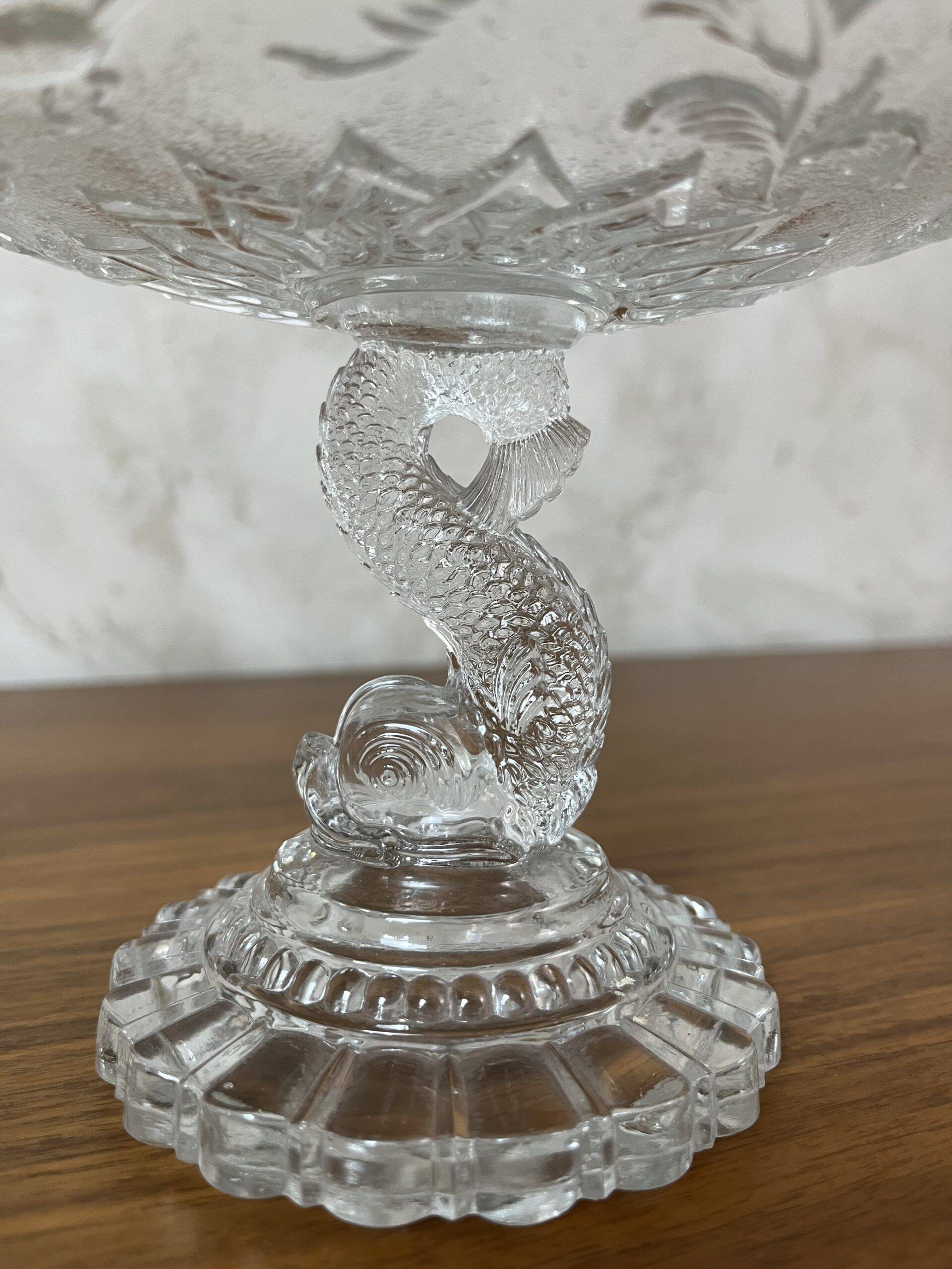 Glass fruit bowl on foot