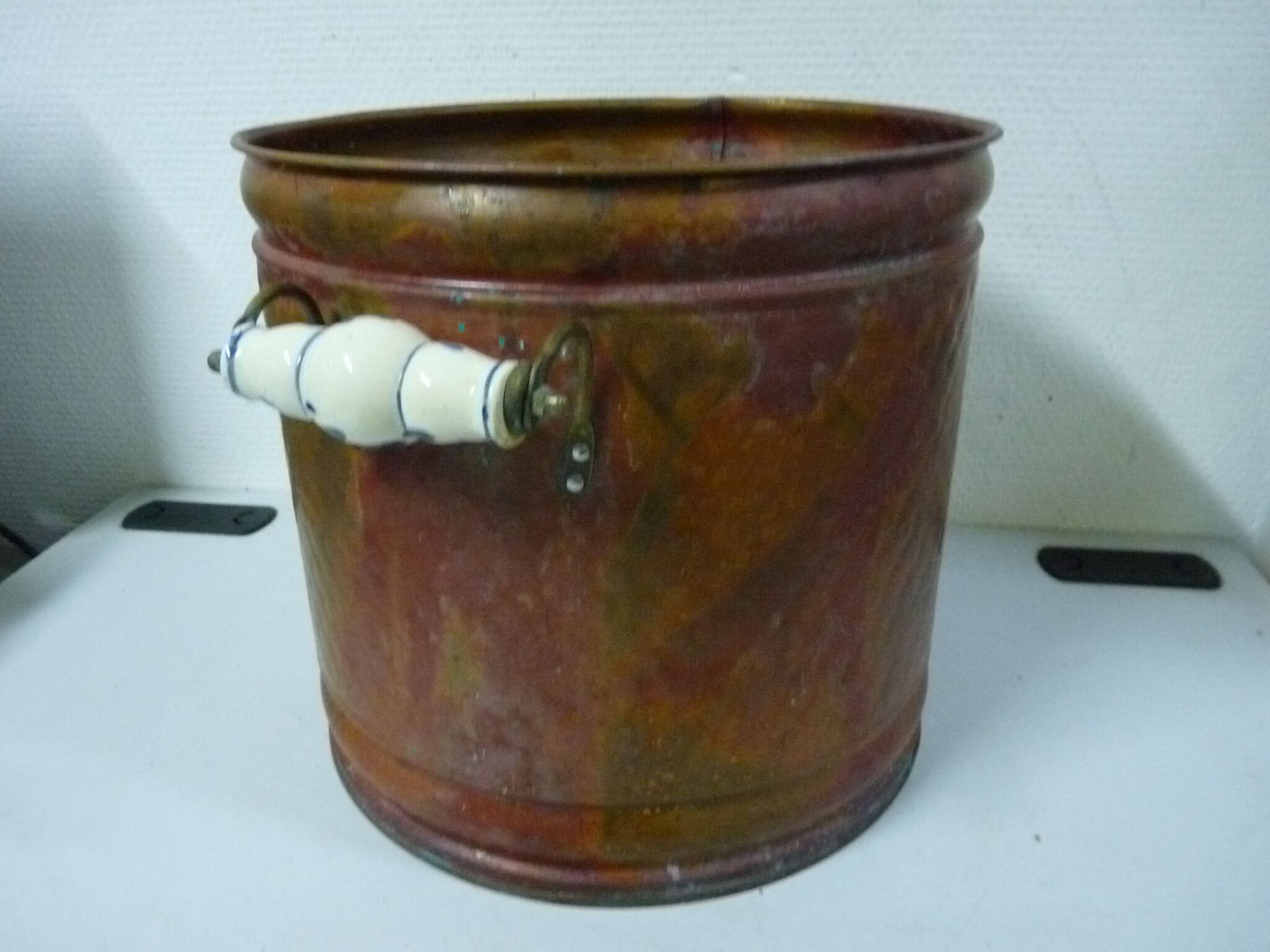 Gardening porcelain copper planter Nijhof