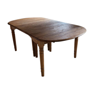 Extendable solid oak table