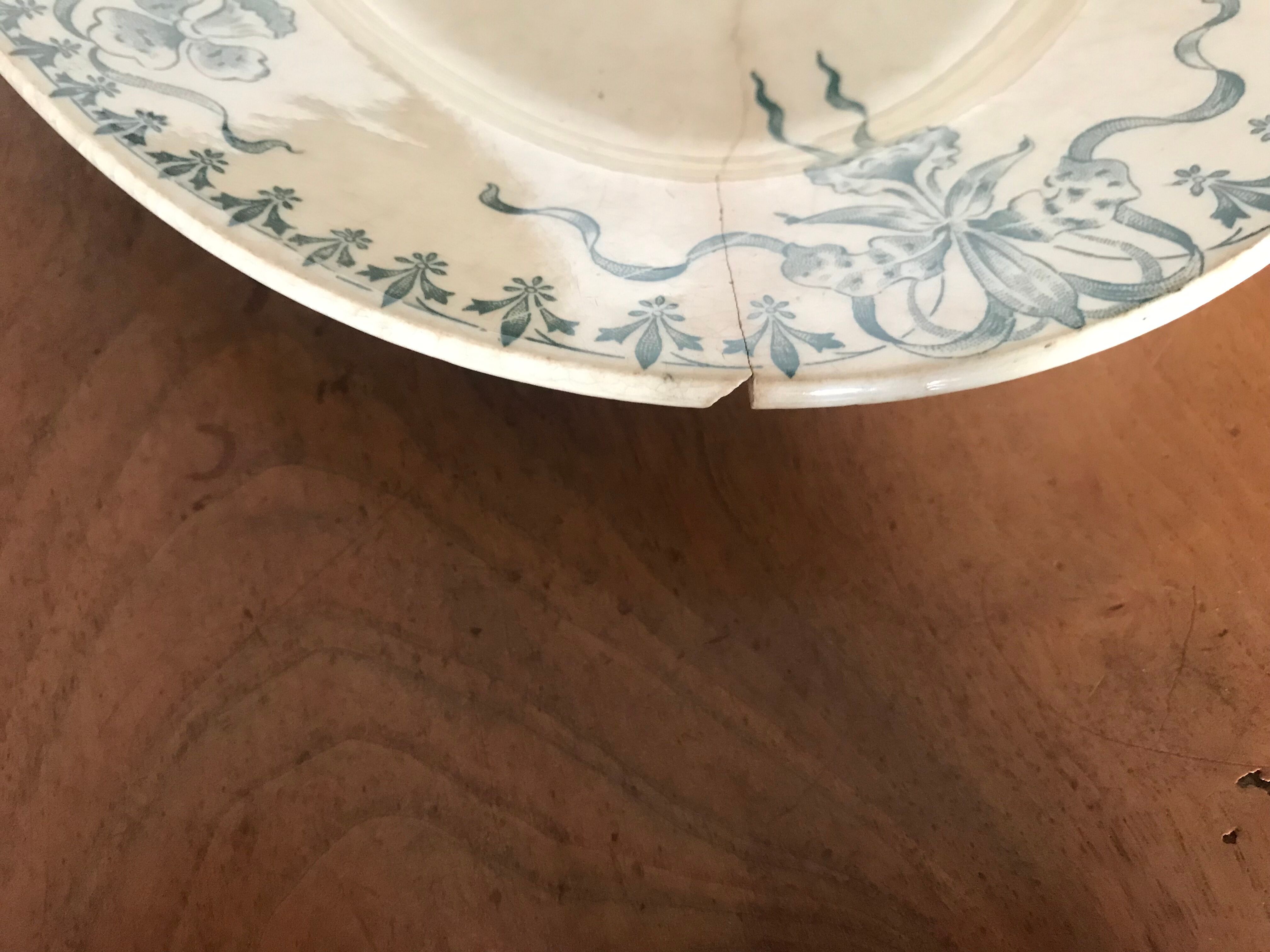 Oval porcelain dish of Gien Terre de fer "Venice"